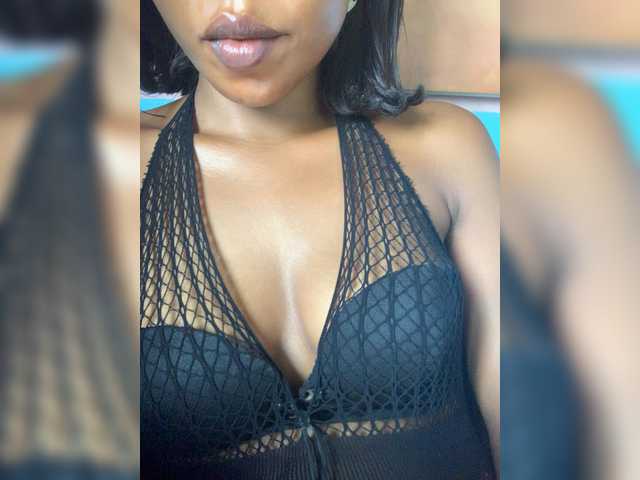 HotEbonyGirl live cam on BongaCams