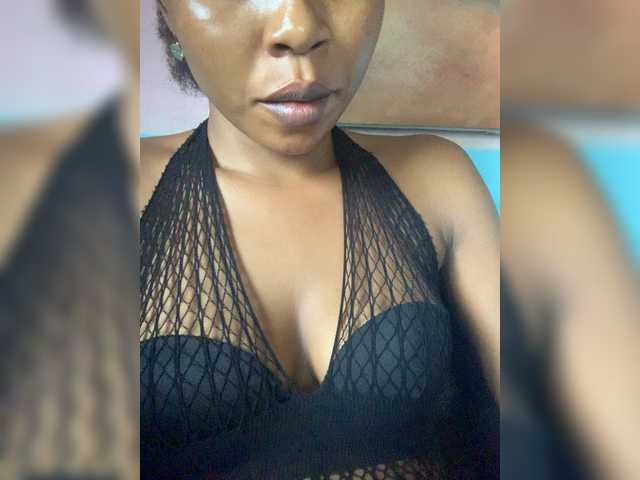 HotEbonyGirl live cam on BongaCams
