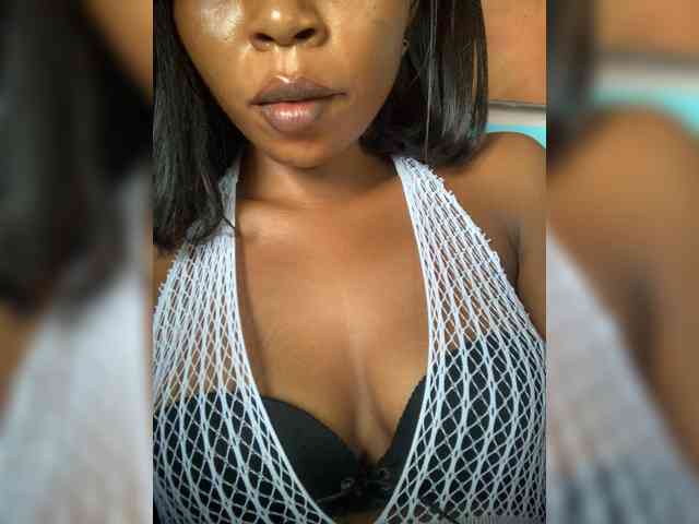 HotEbonyGirl webcam