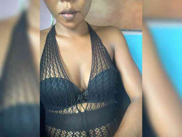 HotEbonyGirl webcam