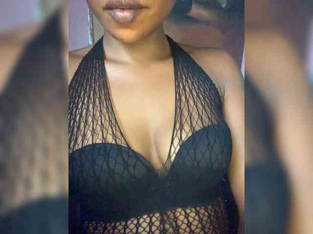 HotEbonyGirl webcam