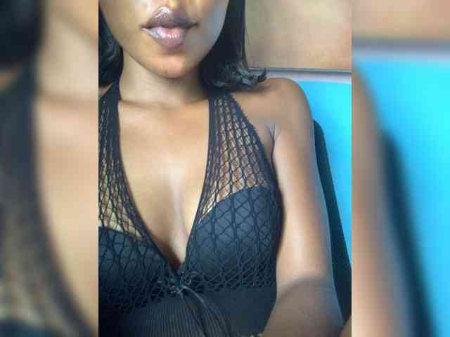 HotEbonyGirl webcam