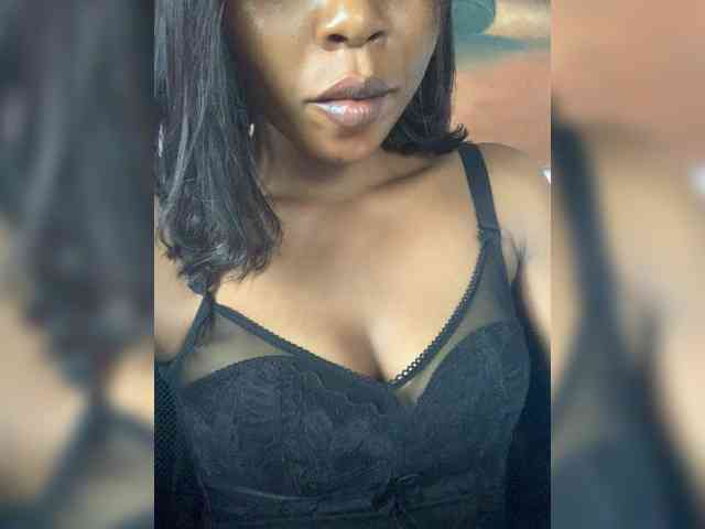 HotEbonyGirl HotEbonyGirl