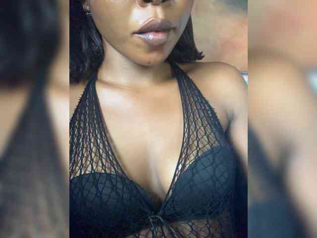 HotEbonyGirl webcam