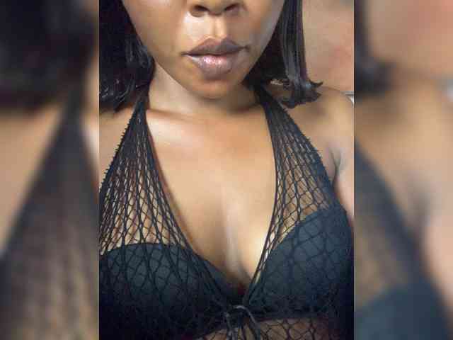 HotEbonyGirl webcam