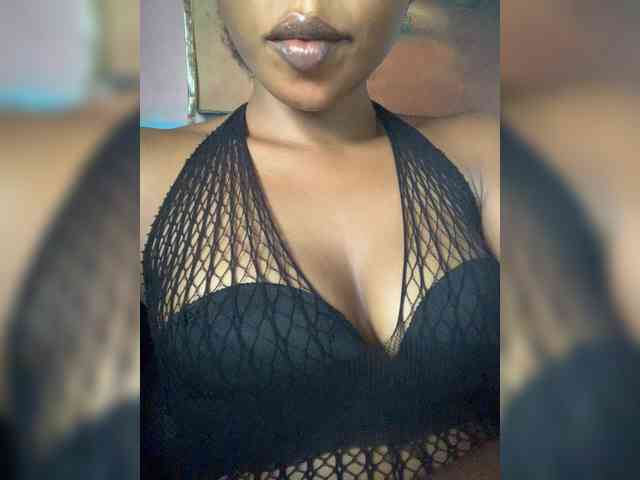 Model: HotEbonyGirl