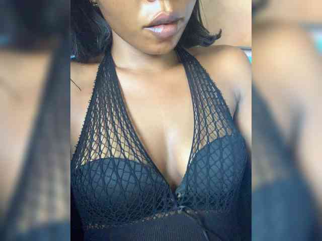 HotEbonyGirl webcam