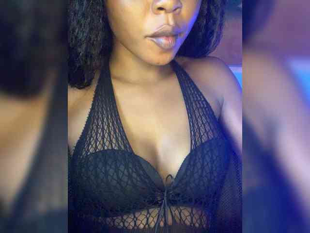 HotEbonyGirl webcam