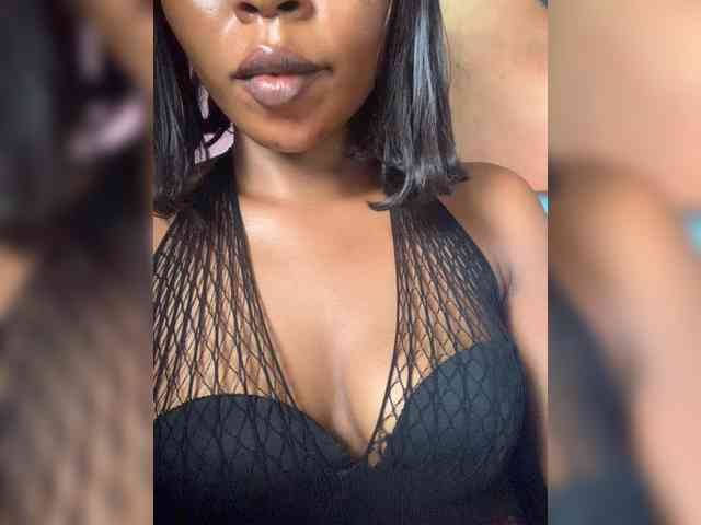 HotEbonyGirl HotEbonyGirl