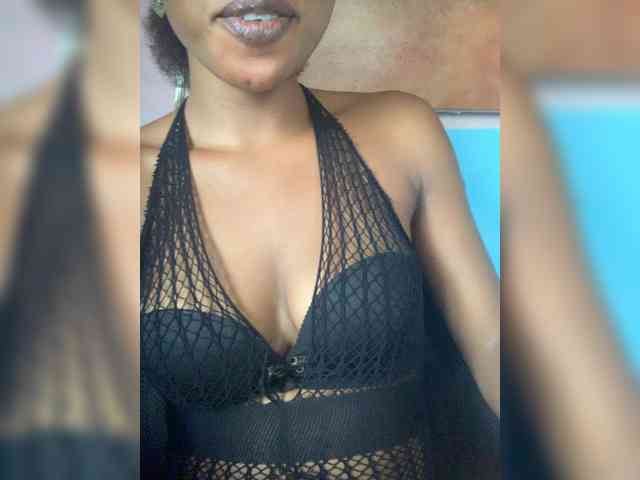 Model: HotEbonyGirl