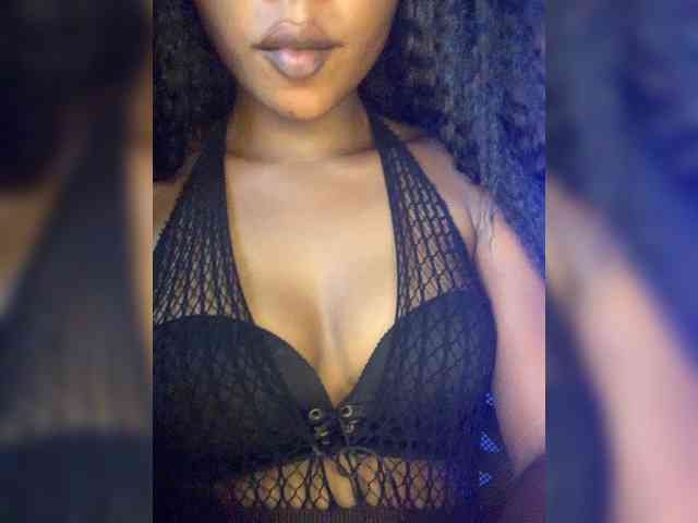 HotEbonyGirl webcam