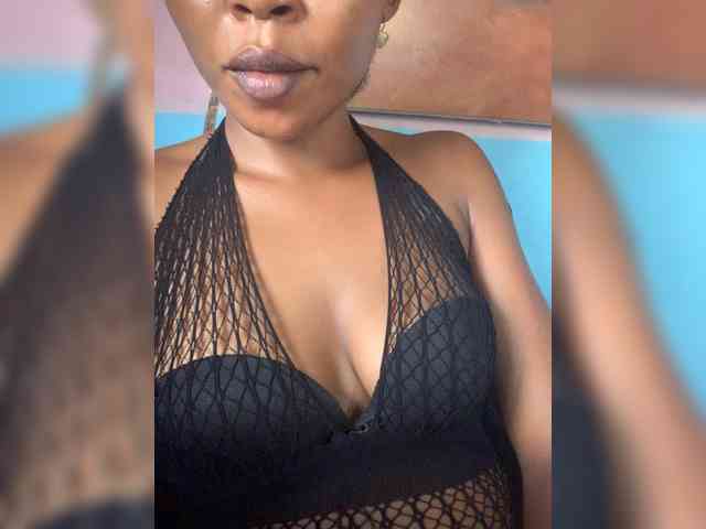 Model: HotEbonyGirl