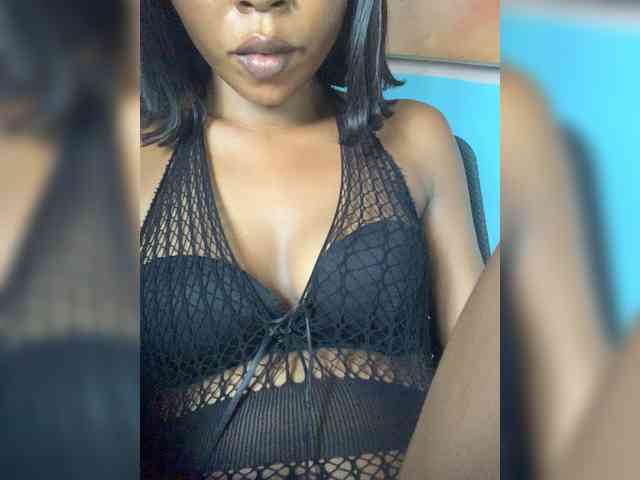 HotEbonyGirl webcam