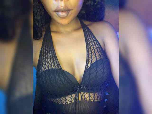 HotEbonyGirl webcam