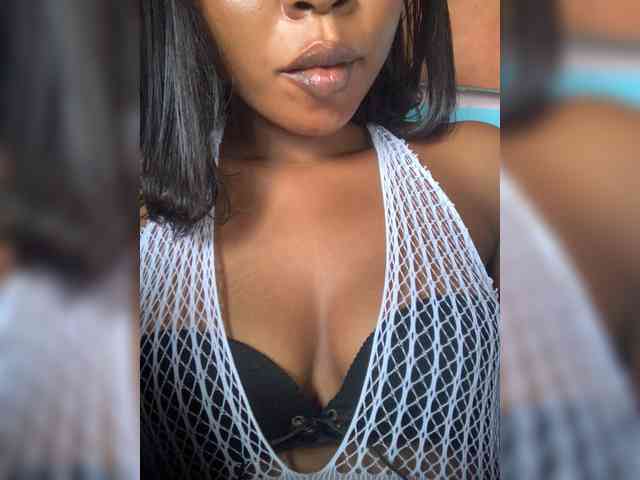 HotEbonyGirl webcam