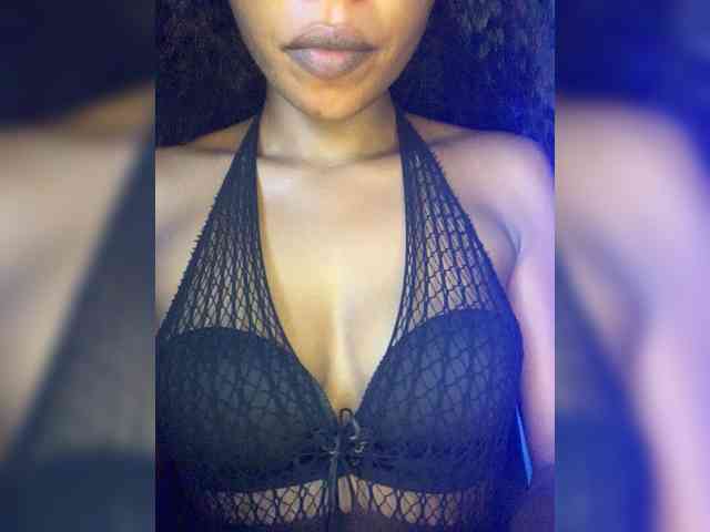 HotEbonyGirl webcam