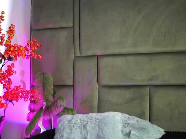 BlairLevine's BongaCams show and profile