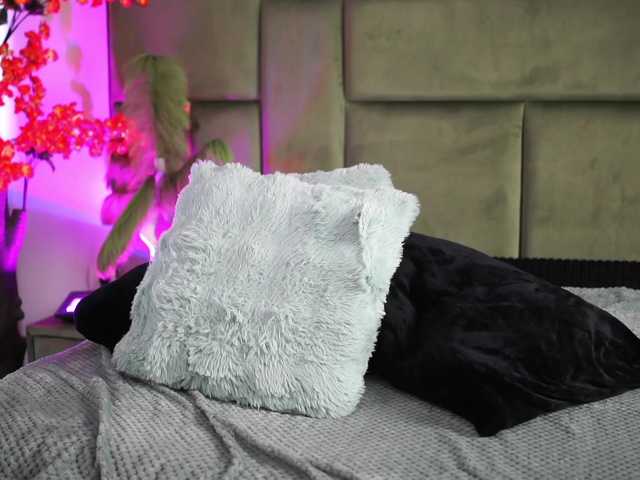 BlairLevine's BongaCams show and profile