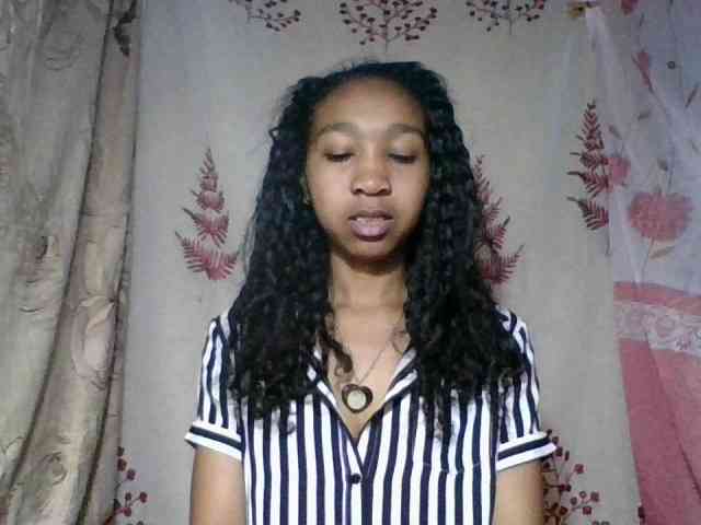 diniah22 webcam