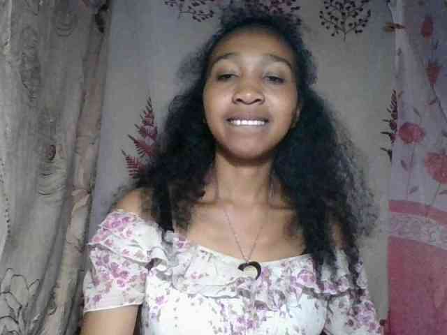 diniah22 webcam