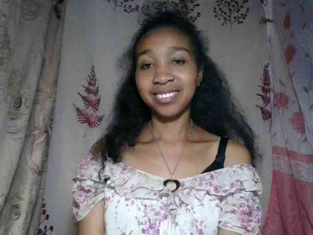 diniah22 webcam
