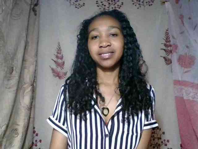 diniah22 webcam