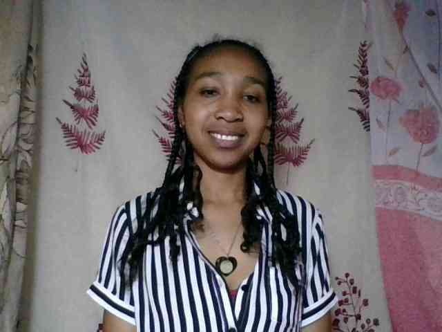 diniah22 webcam
