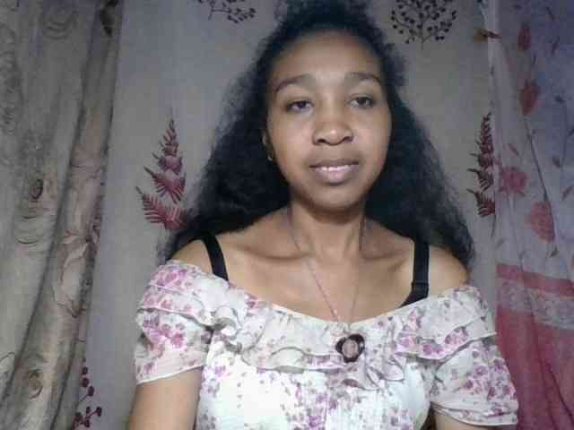 diniah22 webcam