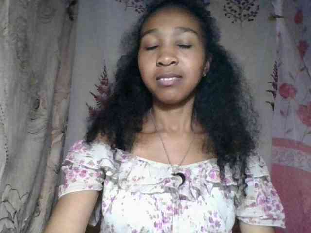 diniah22 webcam