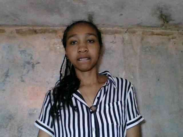 diniah22 webcam