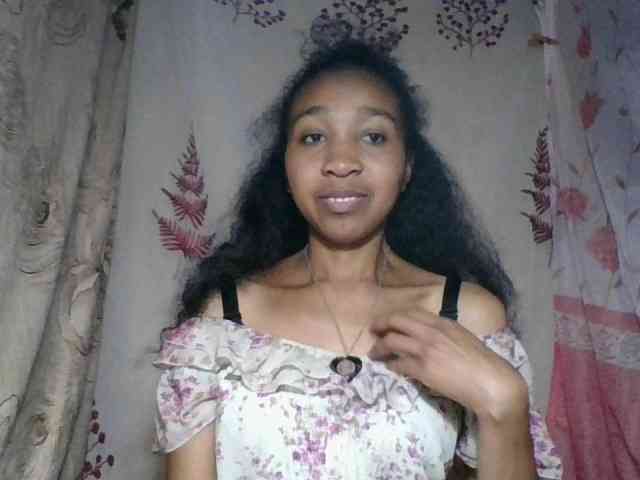 diniah22 webcam