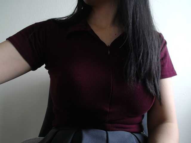 le modèle SalaChan est en webcam porno dans un show sur le site bongacams, il possède les tags suivants: Asian,Brunette,Hairy
