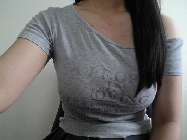 le modèle SalaChan est en webcam porno dans un show sur le site bongacams, il possède les tags suivants: Asian,Brunette,Hairy