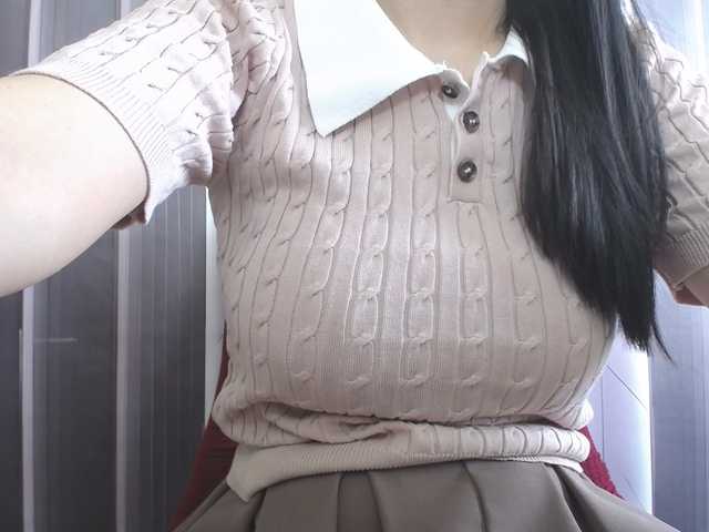 le modèle SalaChan est en webcam porno dans un show sur le site bongacams, il possède les tags suivants: Asian,Brunette,Hairy