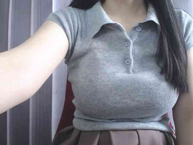 Salachan's cam show statistics and live stream
