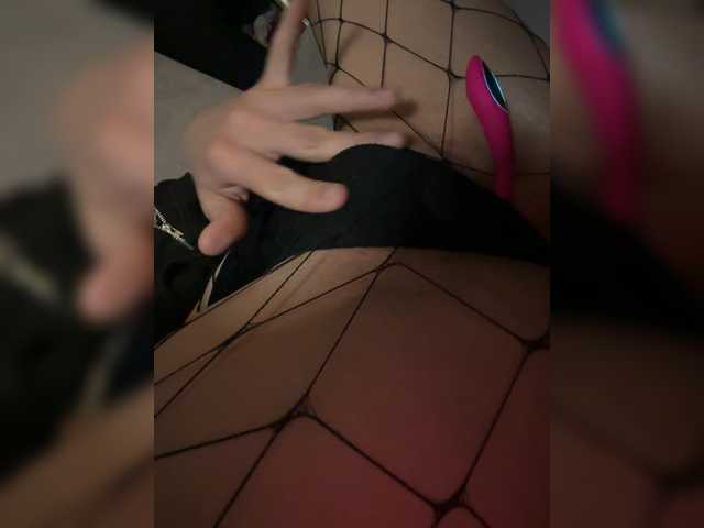 KrisVXN0's BongaCams show and profile