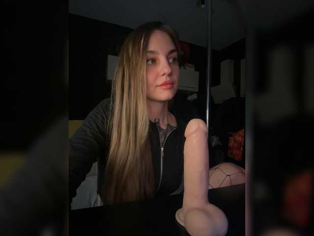 KrisVXN0's BongaCams show and profile