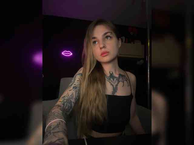 KrisVXN webcam