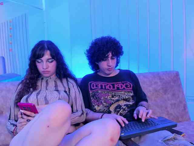 alesia-and-damian webcam