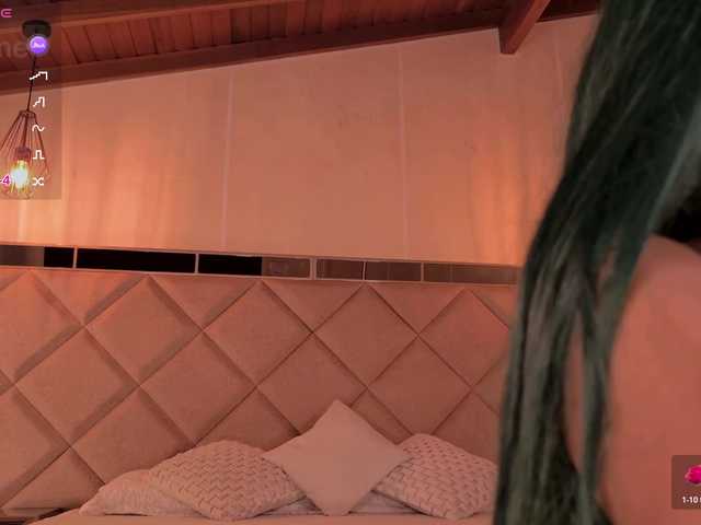 KayraLanne live cam on BongaCams