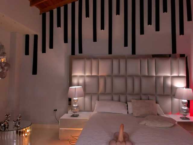 KayraLanne live cam