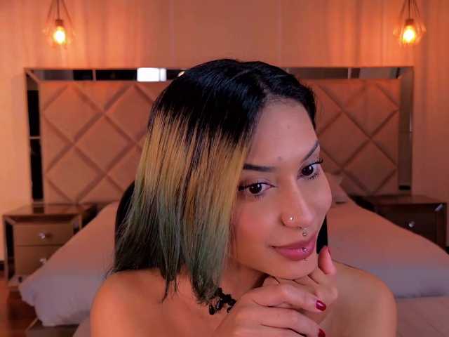 KayraLanne live cam on BongaCams