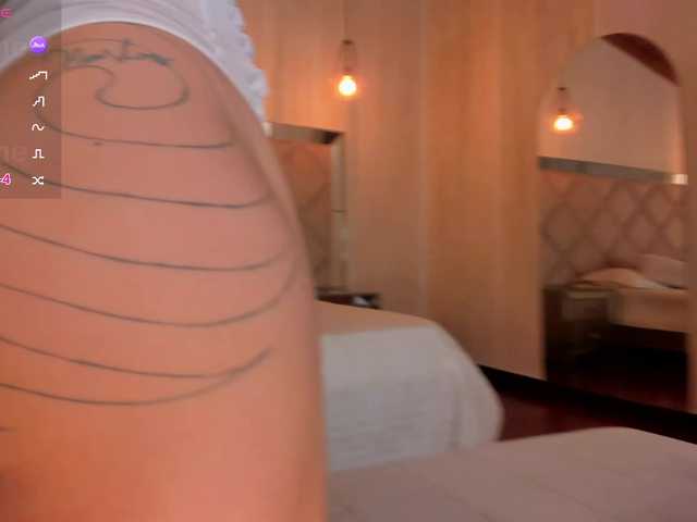 KayraLanne live cam on BongaCams