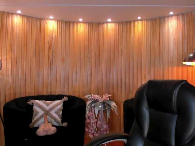 KayraLanne live cam on BongaCams