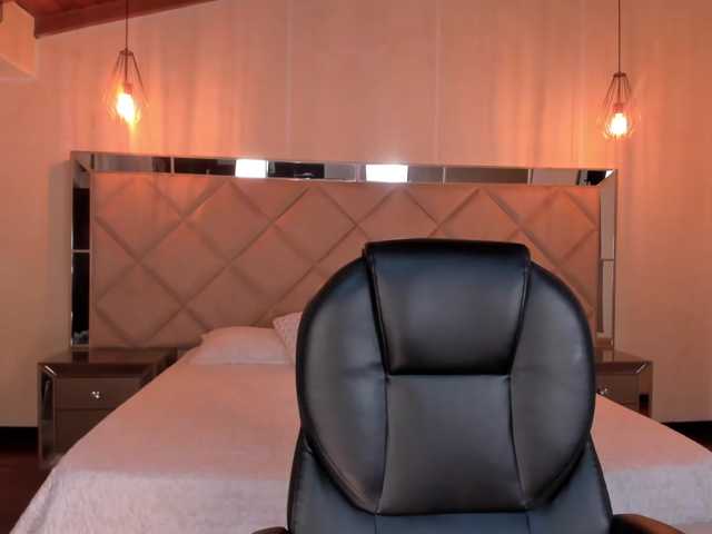 KayraLanne live cam on BongaCams