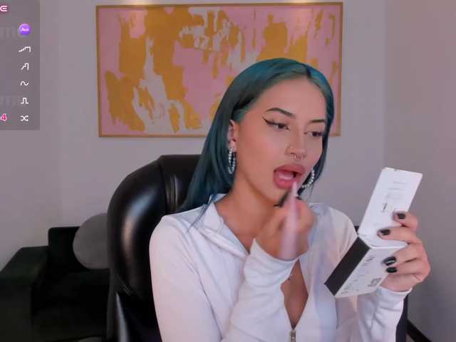 KayraLanne live cam on BongaCams