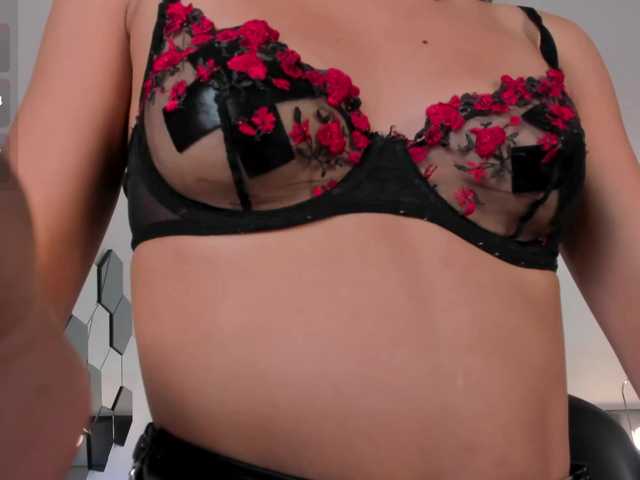 KayraLanne's BongaCams show and profile