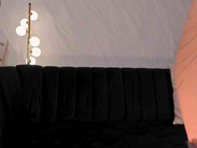 KayraLanne webcam