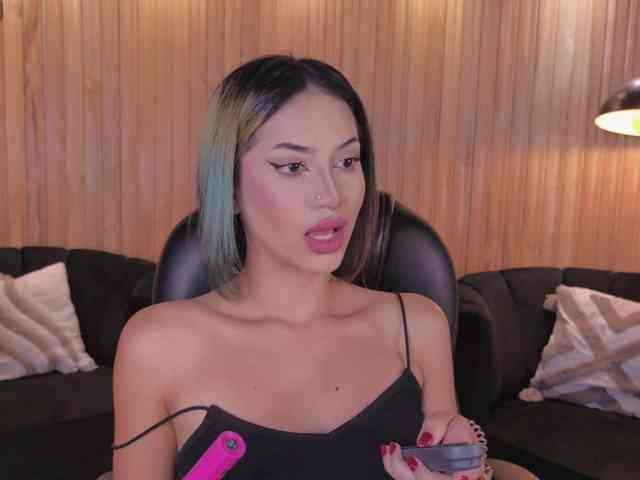 KayraLanne webcam