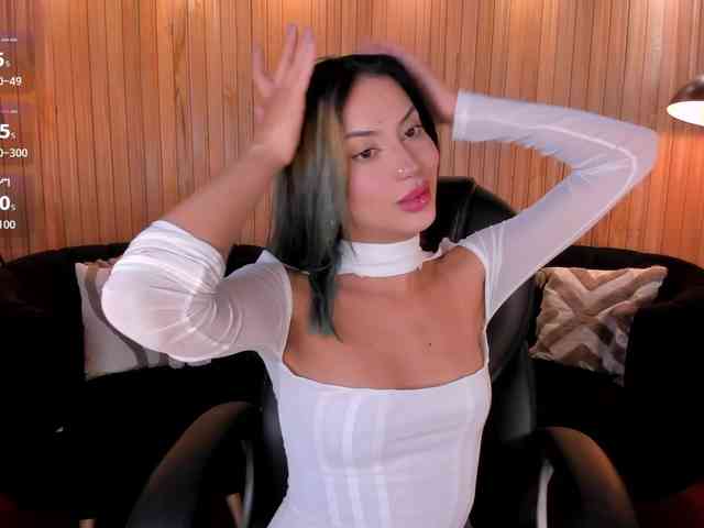 KayraLanne webcam